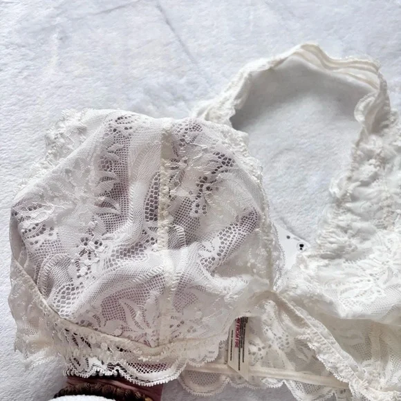 FREE PEOPLE INTIMATELY Last Dance Ivory Lace Halter Bralette--XL - Picture 11 of 16